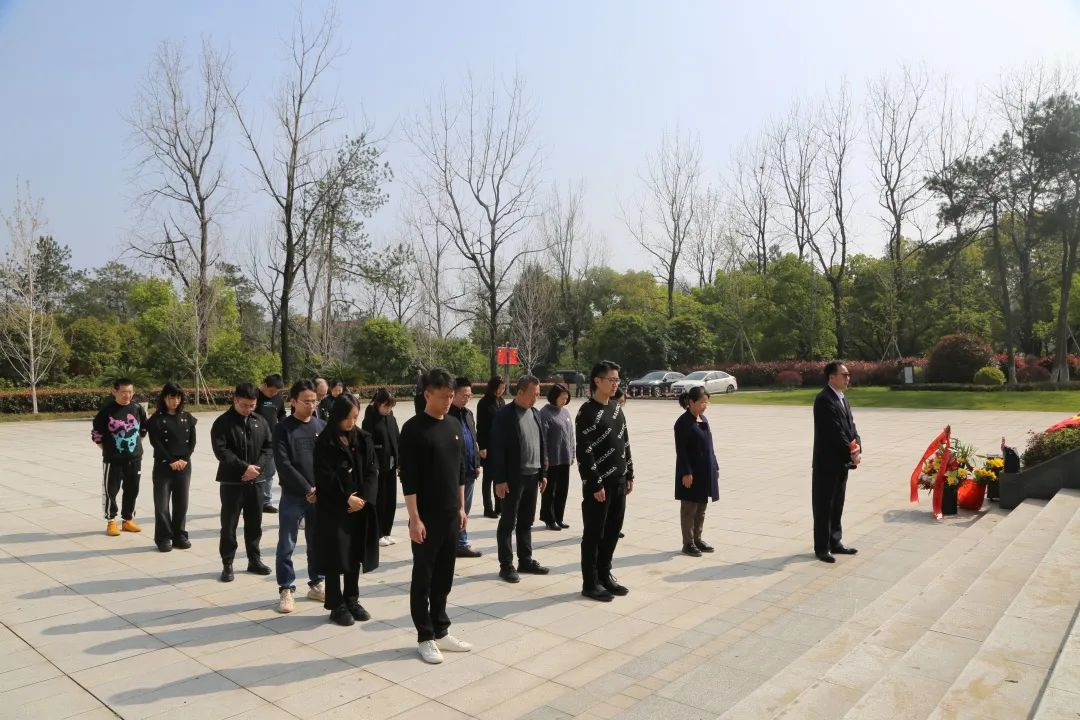 弘揚傳統(tǒng)精神，緬懷革命先烈 | 集團黨總支開展清明祭掃革命先烈活動